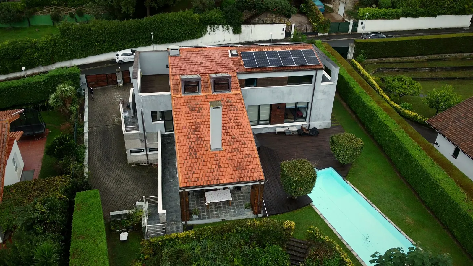 ¿Es compatible la energía solar con otros sistemas renovables en tu hogar?