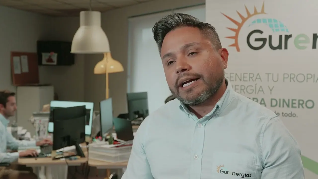 Andrés Urrego, gerente de Gurenergías, en la oficina
